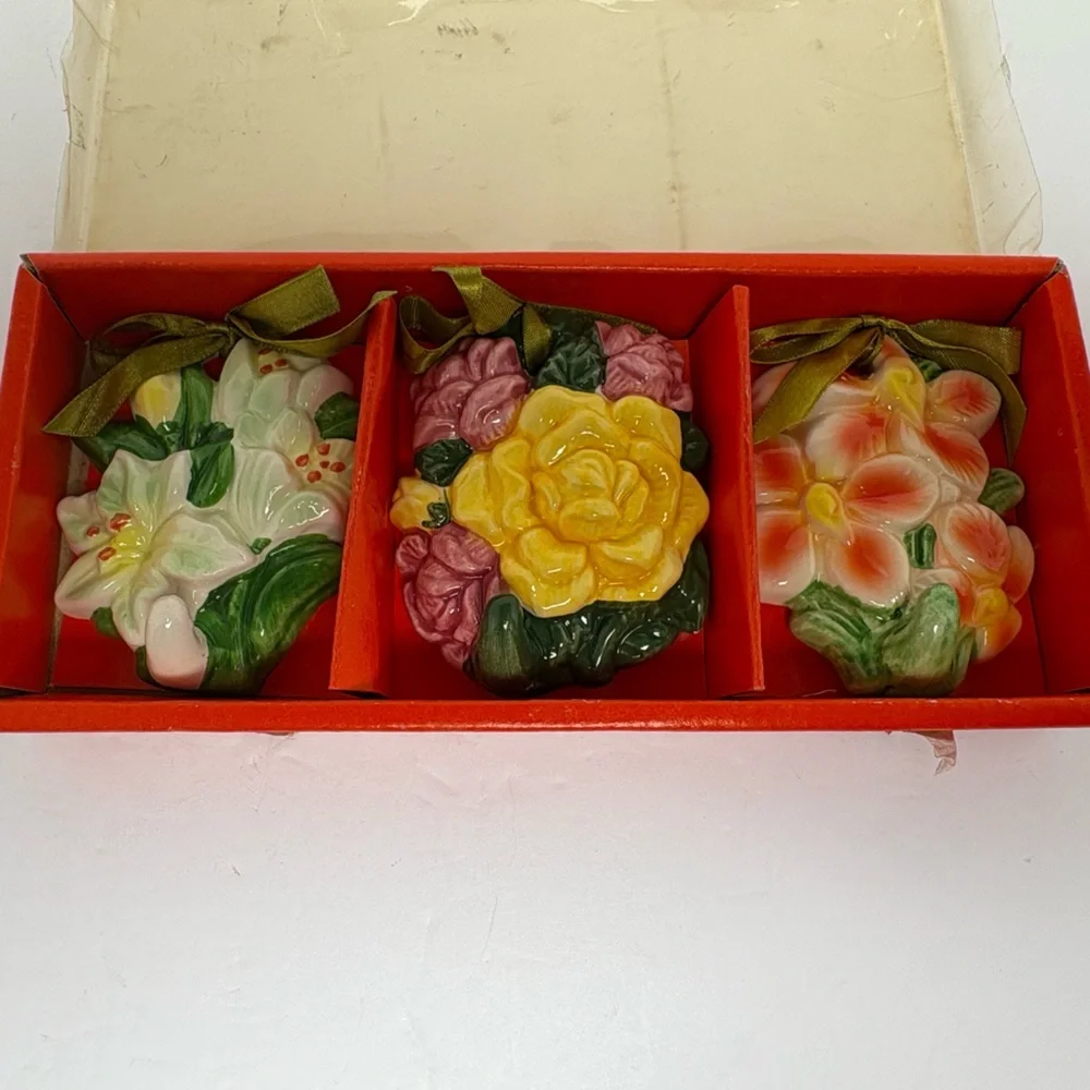 Vintage Floral Ceramic Wall Art Hooks in Original Box